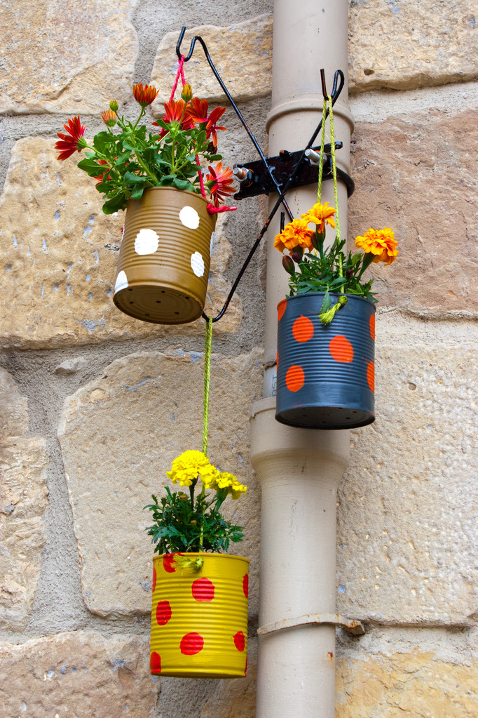 astex614770's tweet photo. Got an old glass jar Turn it into a cute hanging plant pot with some string! Perfect for small spaces and adds a cozy touch to any corner. https://t.co/UYrQ6ESi7b
