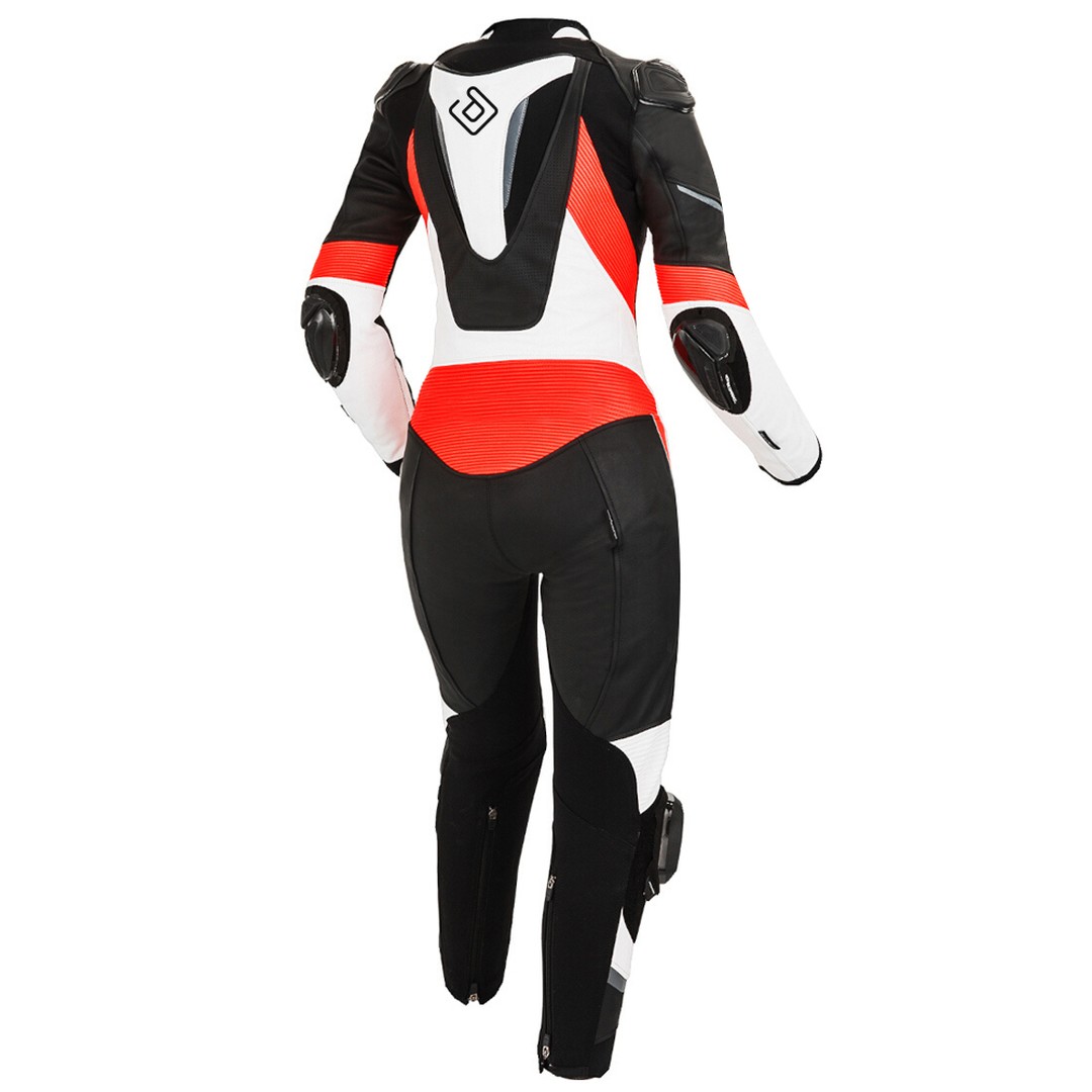 CarolannMinic's tweet photo. Perforated Women’s Race Suit

The latest version refines key protective features. New Knee Grip Insert technology ensures a secure connection with your bike. https://t.co/vOdNtqReTm