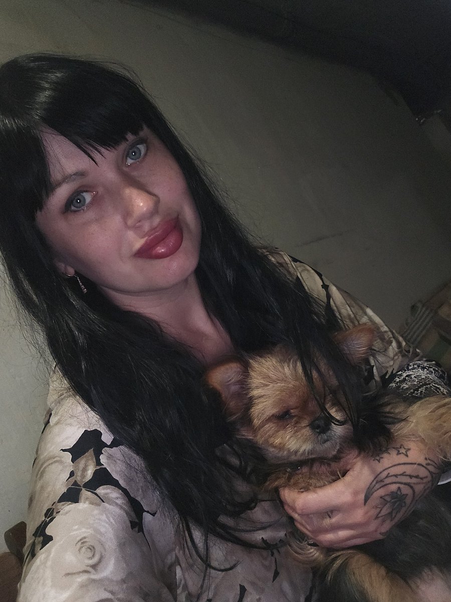 Nata198932's tweet photo. Плюс ещё 3 бандероли. Сидим в убежище. А в начале войны мы знали только про баллистику и крылатые😮‍💨 https://t.co/h4hKGYudVG