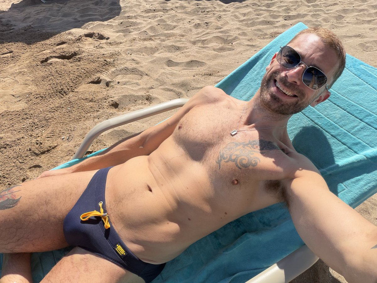 TonysimmsBK's tweet photo. Yup, another day, another speedo! https://t.co/wODuADxOIM