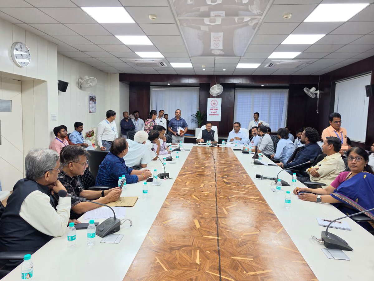 midc_india's tweet photo. Strengthening Industry Engagement in Chhatrapati Sambhajinagar Region

On 3rd September 2026, MIDC CEO, Shri. Deependra Singh Kushwah (I.A.S) met with various industry associations from the Chhatrapati Sambhajinagar region to understand industry concerns, discuss infrastructure and Ease of Doing Business and identify opportunities to further strengthen industrial growth in the region.

The interaction reaffirmed MIDC’s commitment to continuous dialogue, responsive facilitation and collaborative problem solving with industry stakeholders.

#MIDC #ChhatrapatiSambhajinagar #IndustryEngagement #IndustrialGrowth #EaseOfDoingBusiness #Maharashtra

@CMOMaharashtra @mieknathshinde @SunetraA_Pawar @samant_uday @naikindranil @midc_ceo @MahaDGIPR