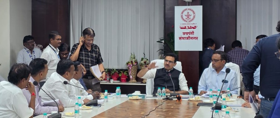 midc_india's tweet photo. Strengthening Industry Engagement in Chhatrapati Sambhajinagar Region

On 3rd September 2026, MIDC CEO, Shri. Deependra Singh Kushwah (I.A.S) met with various industry associations from the Chhatrapati Sambhajinagar region to understand industry concerns, discuss infrastructure and Ease of Doing Business and identify opportunities to further strengthen industrial growth in the region.

The interaction reaffirmed MIDC’s commitment to continuous dialogue, responsive facilitation and collaborative problem solving with industry stakeholders.

#MIDC #ChhatrapatiSambhajinagar #IndustryEngagement #IndustrialGrowth #EaseOfDoingBusiness #Maharashtra

@CMOMaharashtra @mieknathshinde @SunetraA_Pawar @samant_uday @naikindranil @midc_ceo @MahaDGIPR