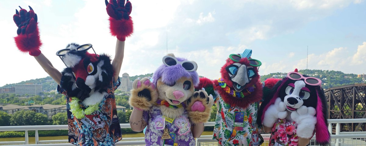 tofuusspaniel's tweet photo. @FursuitGlasses the gang and I absolutely loved ours 💯 https://t.co/JzH6EDm1Np