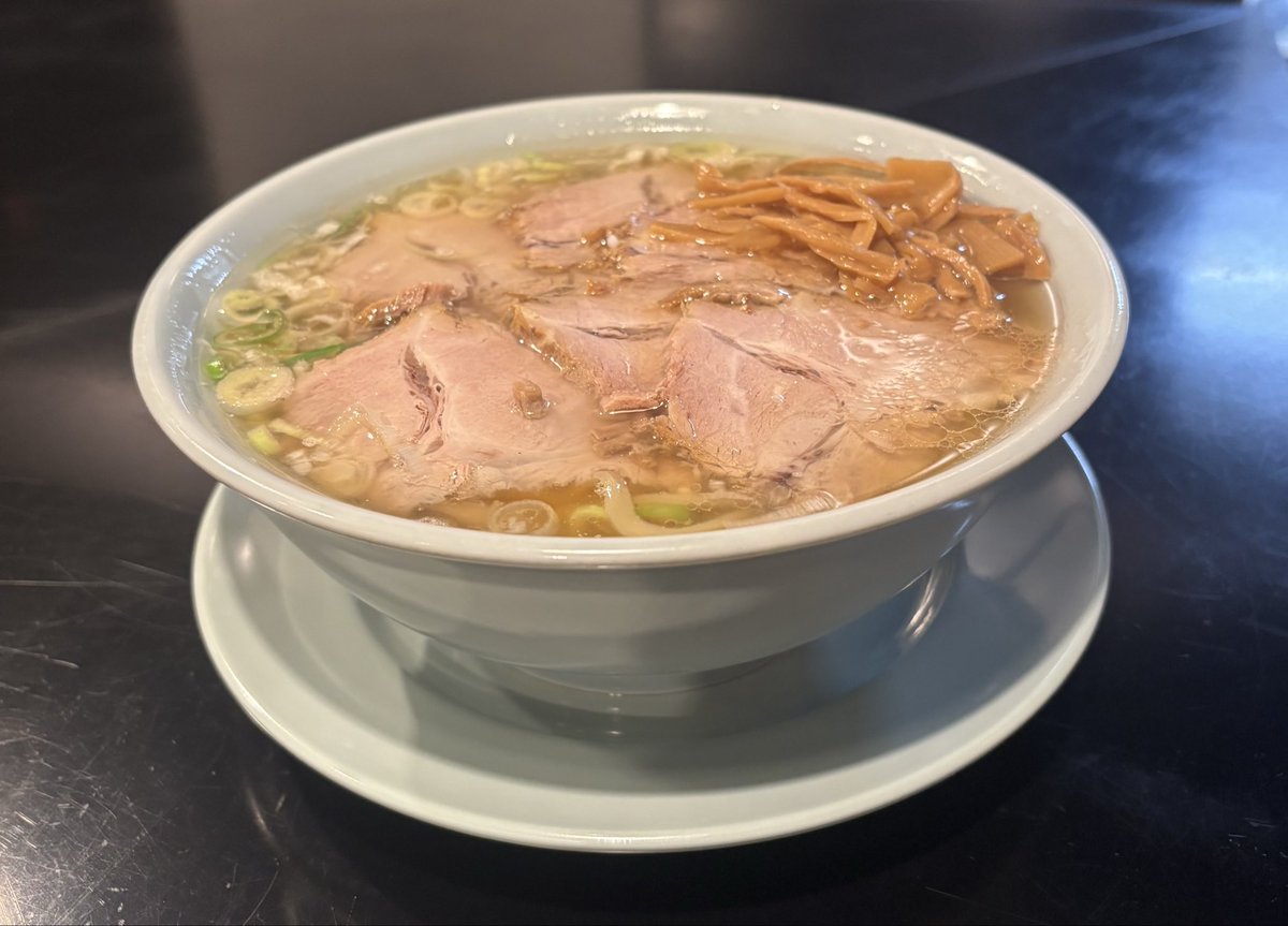 akebimen's tweet photo. 明日から限定「なべちゃんラーメン」を提供します。
その名の通り、ちゃん系インスパイアです。
(僕は渡邉です笑)
かなり良い出来ですので是非ご賞味ください。
なるべく売り切れないように仕込みます。
しばらく続けますのでよろしくお願いします。 https://t.co/3KXJw7wtub