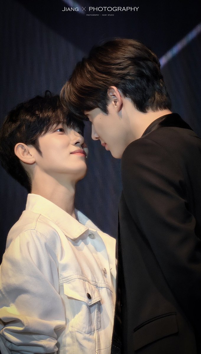 Violinti4SY's tweet photo. Siwoo really looked like—“come test me, hyung. If you dare.”

That kind of thing 😭 such a menace looking bunny! https://t.co/8mY8QjRq3K