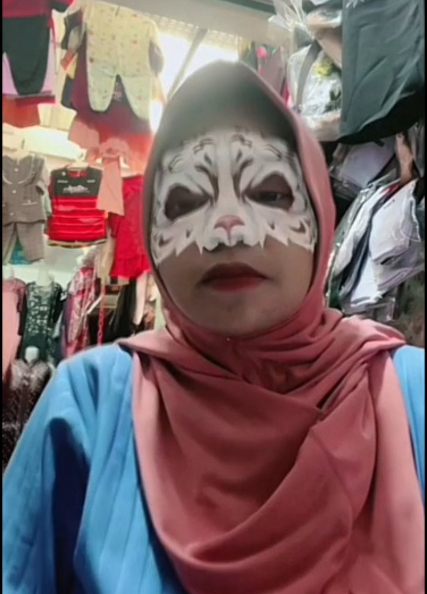 Ytp1290's tweet photo. Ria ce pamer di toilet 
https://t.co/ou7PFnnAxQ https://t.co/4jti00GApF