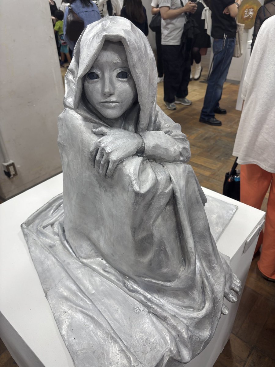 tokyospitz's tweet photo. 東京学芸大祭に来た
エゴを表現している為、共感出来る作品は100にひとつ。そのひとつがとても痺れる🥰

銀河系まで、飛んできゃいいのに🎵 https://t.co/g2iPRg6gFY