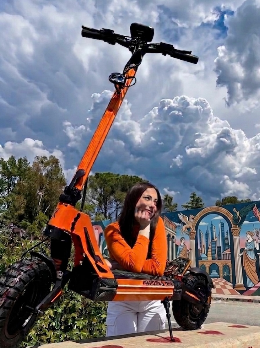 TashinaReick's tweet photo. Add color to your life with EcoXtrem’s Armored One scooter: enjoy the freedom to travel up to 60 km at 25 km/h, with safe hydraulic disc brakes and a weight of just 33 kg. https://t.co/MJM0GWy4mt