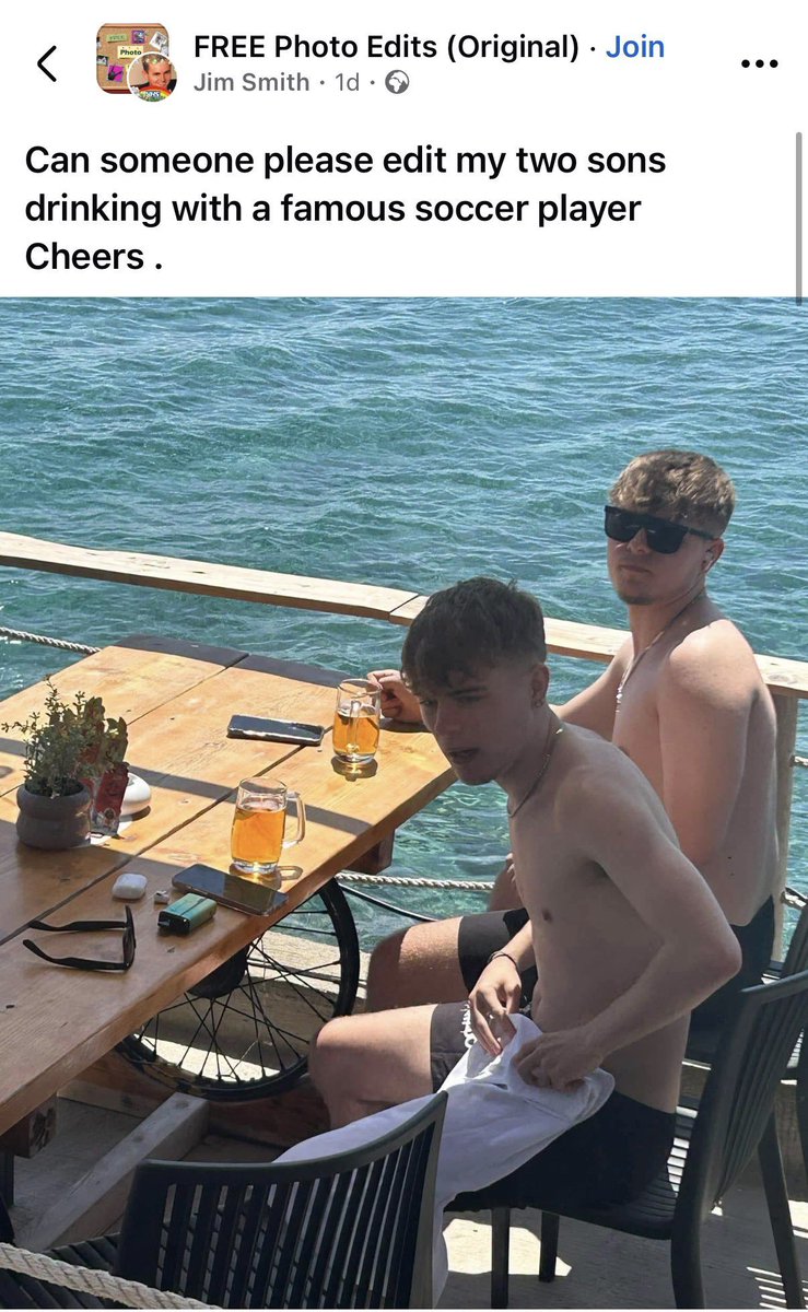 FootyHumour's tweet photo. 😂😂🤣 https://t.co/j9h3CUAeiB