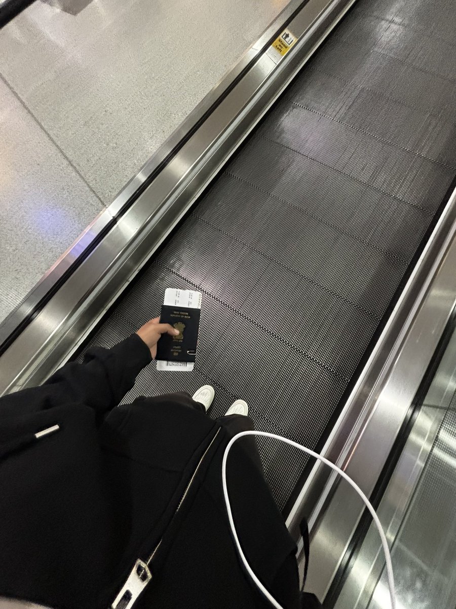 akshttdev's tweet photo. flying to Abu Dhabi was fun. the layover? not so much. https://t.co/op8k2NQdLT