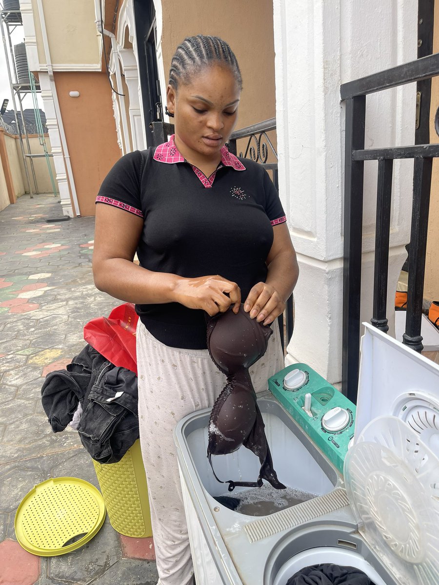 Brattyenori13's tweet photo. Saturdays are for washing clothes 😭i finally washed my brown bra today Omoh see water💔😭 https://t.co/jpHJeVNBZc
