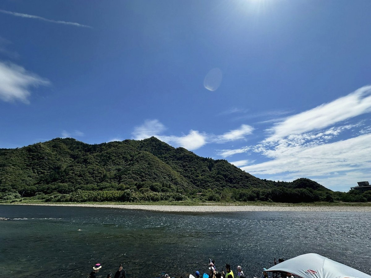 __22Mpv's tweet photo. 頭痛のせいで変な時間に寝るから
寝るべき時間に寝れない
そしてまた偏頭痛へと逆戻りするのだ… https://t.co/l7AnwN5Xdo
