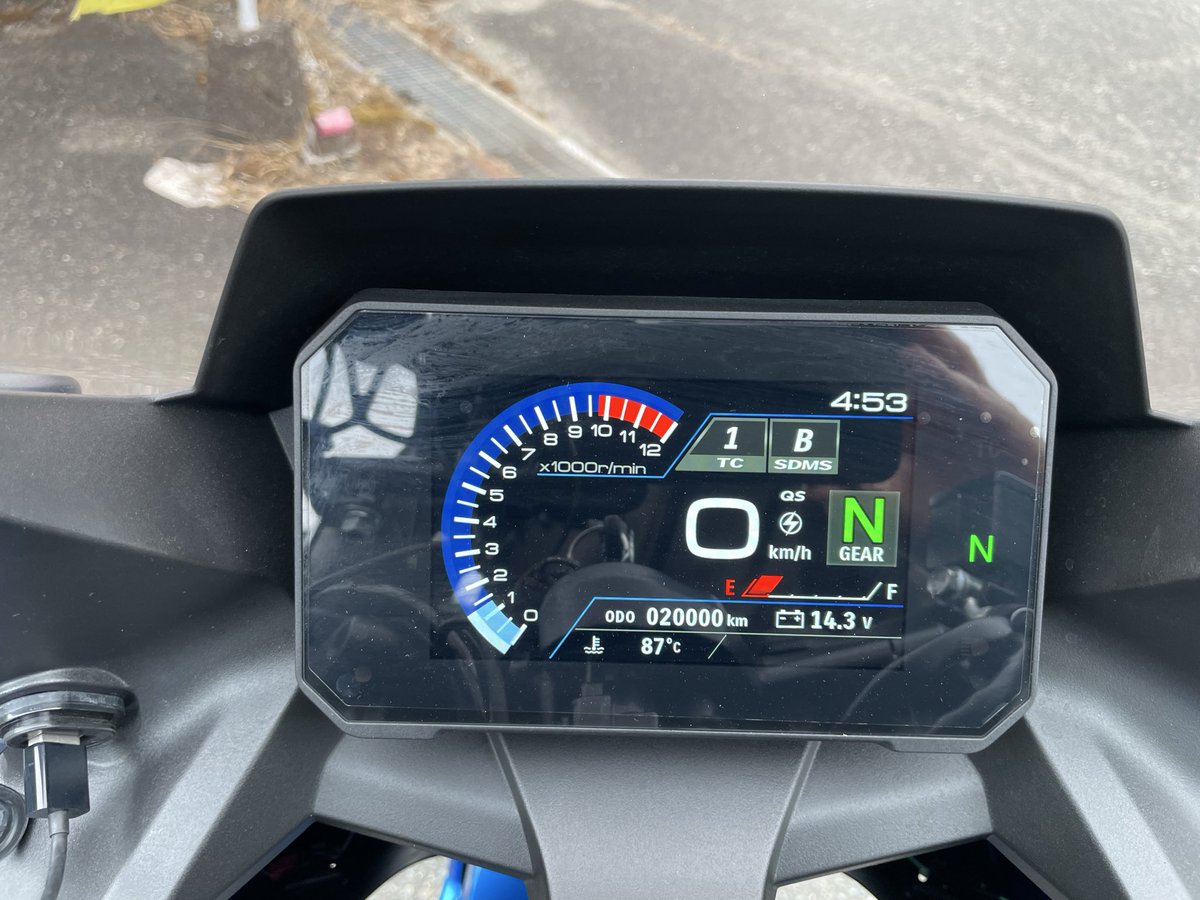 tohya_y's tweet photo. 燃料が心許ない感じはしつつ、三瀬の道端にて走行距離 20000km に到達。 https://t.co/fXM6vaobl4