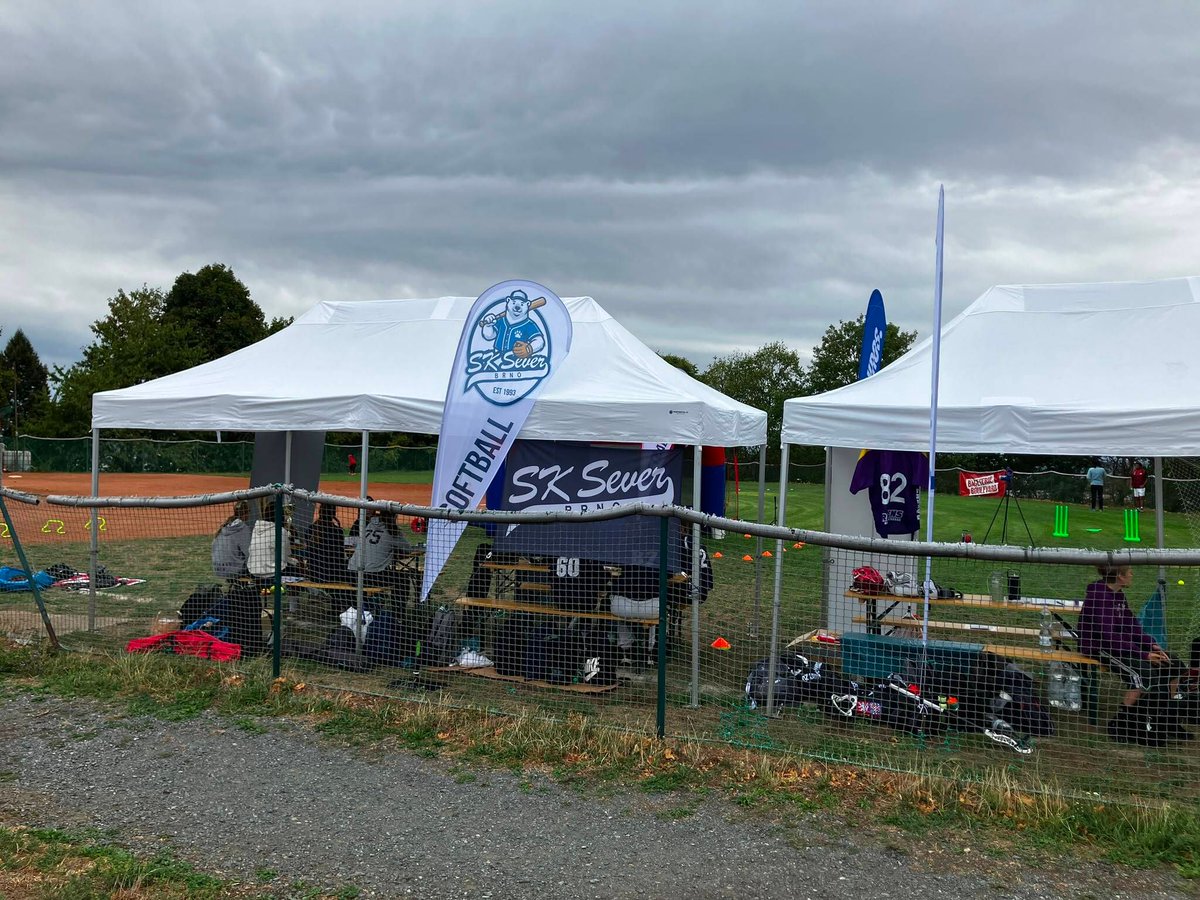 skseverbrno's tweet photo. 🥎💙Už se na vás těšíme! Den náborů na Kraví hoře dnes!!!

#skseverbrno #severjede #softball #czechoftball https://t.co/uNsF0xbuYY