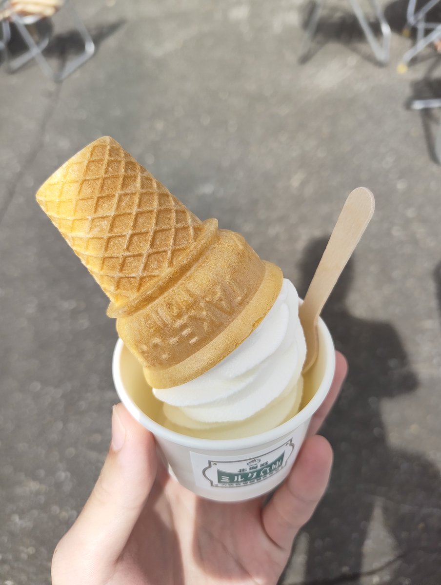 trainakajima's tweet photo. 次の夏はかき氷作るマシンゲットから始めねば。2026はソフトクリーム🍦まみれの夏に。

雨降りの翌日くらいに食すのが1番好き。 https://t.co/GGieZWwyRd