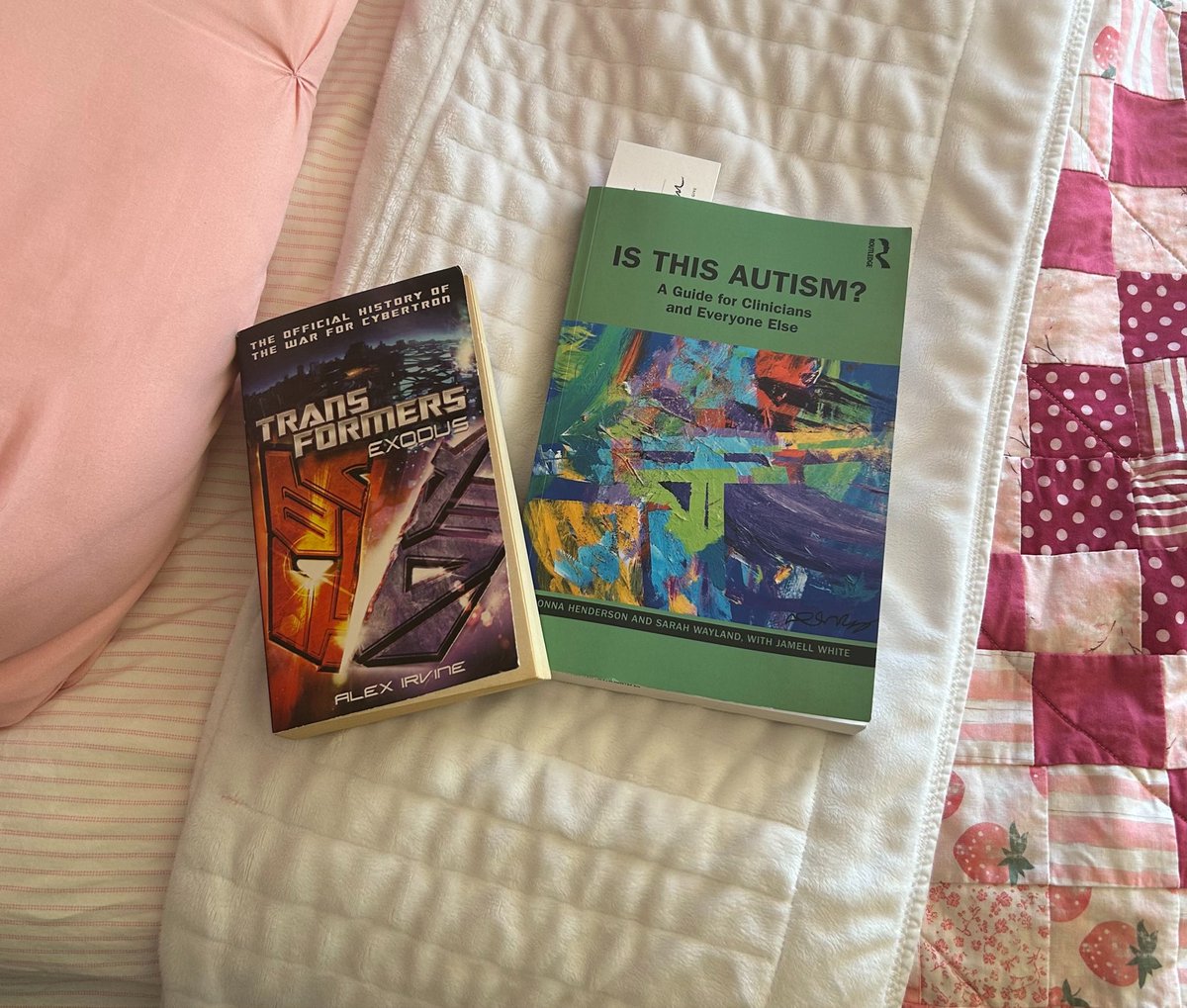 cakeboppop's tweet photo. My current reading material. Come to your own conclusions https://t.co/4o0ECo3qQU