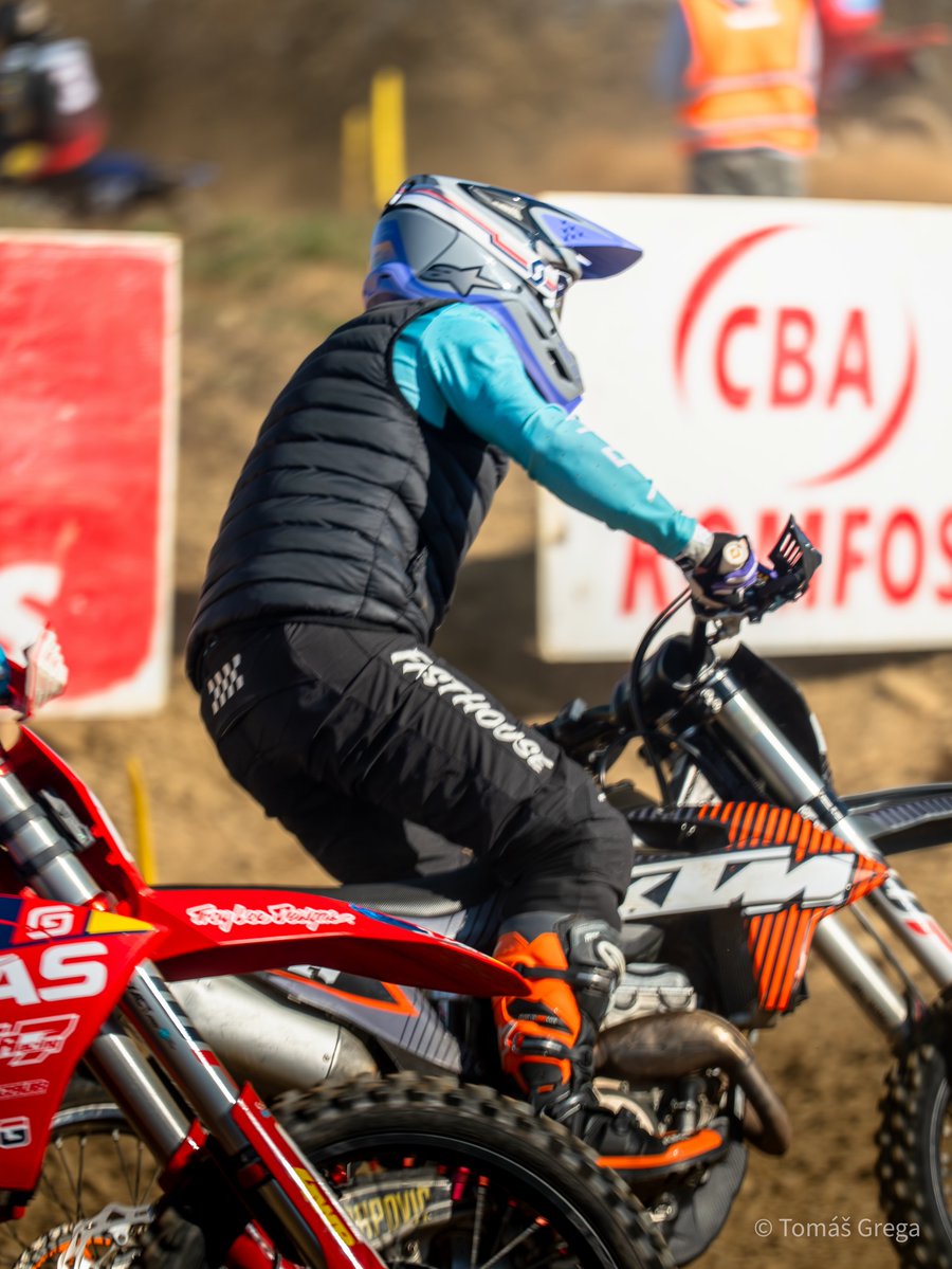 NolanDemleski's tweet photo. I didn’t finish the Motocross World Championship race in Levoča. In timed practice, I jumped into the woods and got stuck in a tree. First race: crashed after the start, then again in the same corner on lap one. I had no energy left. Skipped race https://t.co/MnbuEDeNgI