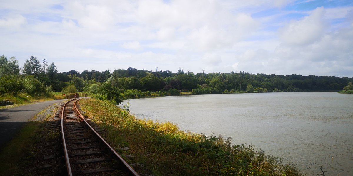 kevinohara10's tweet photo. @GaelicChudsRise #Waterford suir valley railway uses a 3 foot narrow gauge. Originally part of the Waterford,  dungarvan and lismore railway which ceased in 1967 and had a 5 foot 3 inch gauge. https://t.co/wHGYSAVFId