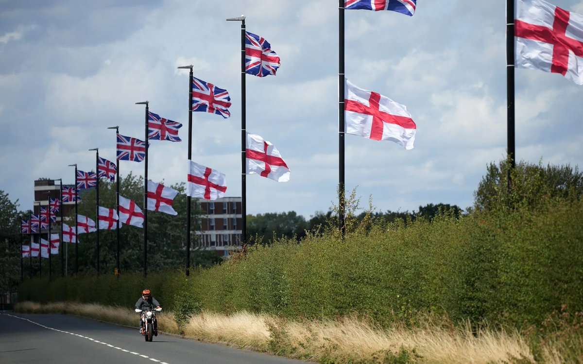 BasilTheGreat's tweet photo. 🚨BREAKING: Cash strapped Birmingham City Council have announced they will spend £2.6 Million removing flags from public areas

The council went effectively bankrupt just 3 years ago and can't afford to pay binmen

But they can find money to remove our flags

We all know why https://t.co/Lxr75EEPcw