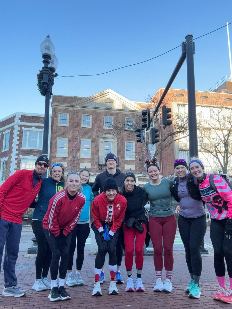 DelphaKras57mq's tweet photo. Holiday windows? Done. 10 miles? Done. Stopping for pastries at every Flour Bakery? No comment. The BTT Sunday Group Run completed the Flour Holiday Windows Challenge: all 10 locations, 10 in 10. Sweet views, strong miles, festive vibes, and team https://t.co/kZV666rlVZ