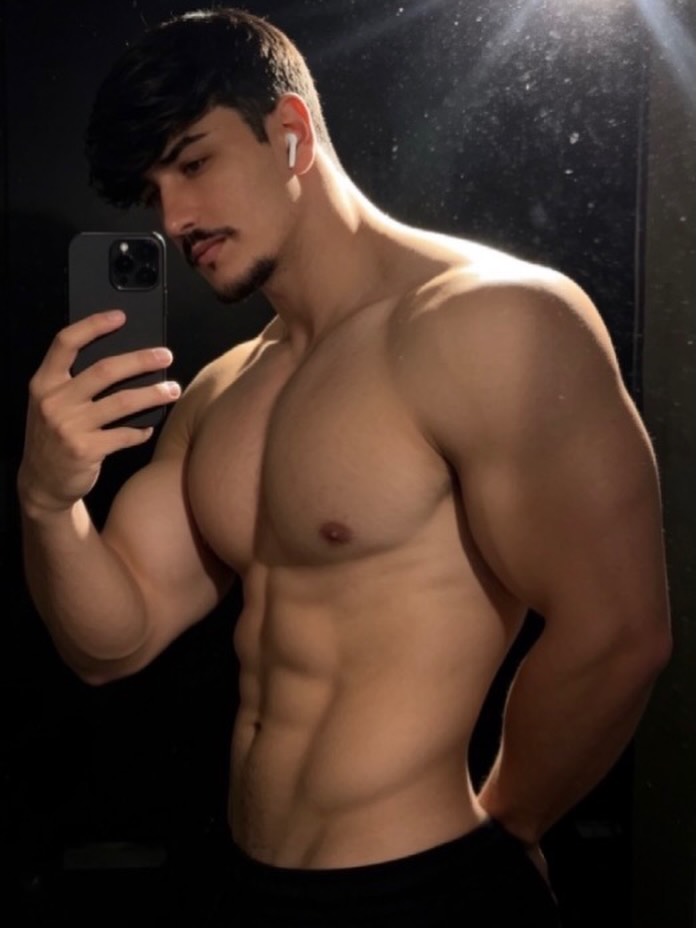 gaybitchyqueen's tweet photo. https://t.co/zQWXCnzafl