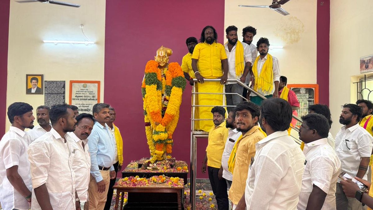 KKSelvakumaroff's tweet photo. இன்றைய தினம் 05.09.2026,சனிக்கிழமை - சுதந்திர போராட்ட வீரர், விருப்பாச்சி கோபால் நாயக்கர் அவர்களின்,225 ஆம் ஆண்டு குருபூஜை விழாவில் கலந்துகொண்டு,அவரது திருவுருவச் சிலைக்கு மாலை அணிவித்து மரியாதை செலுத்தினேன்! https://t.co/QcMKhnVwV3