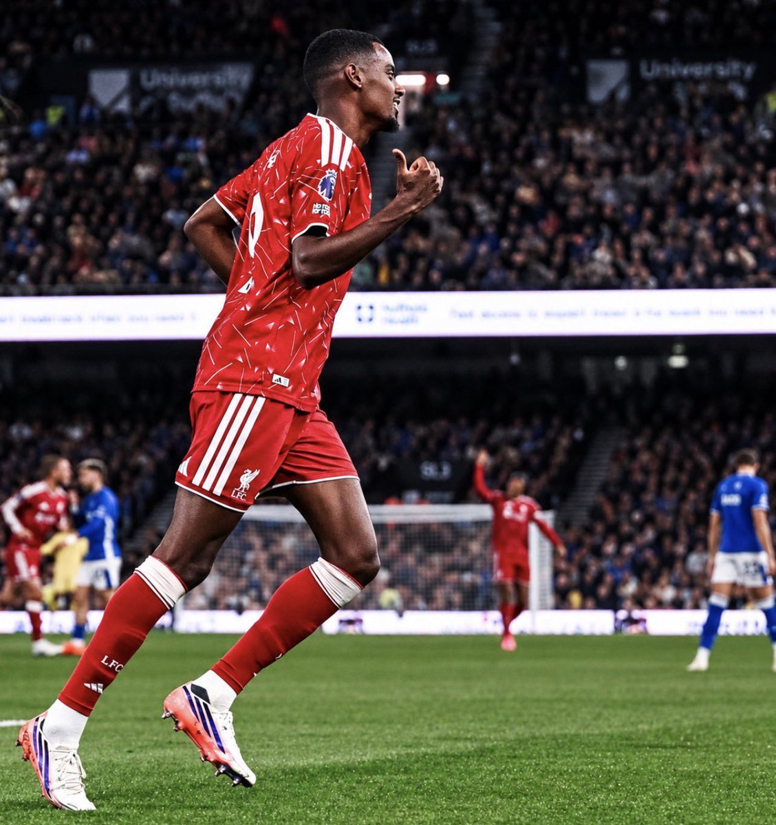 tomzy_55's tweet photo. Y'all have number 9's but there's only one number 9 at the top of the highest goal scorer list - ALEXANDER ISAK⚡️
don't chat to me 🤫 https://t.co/63ExNjrNJD