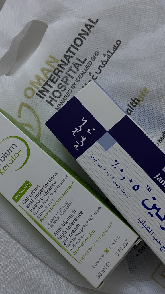 7lhyo's tweet photo. لما تحجزين موعد عند افضل دكتوره جلديه بعمان وتنطرين اسابيع واخرتها توصفلك هذا بس 
( استخدمتهم قبل وصفتها اربع مرات ومافي فايده ) https://t.co/Uv09t14n8V