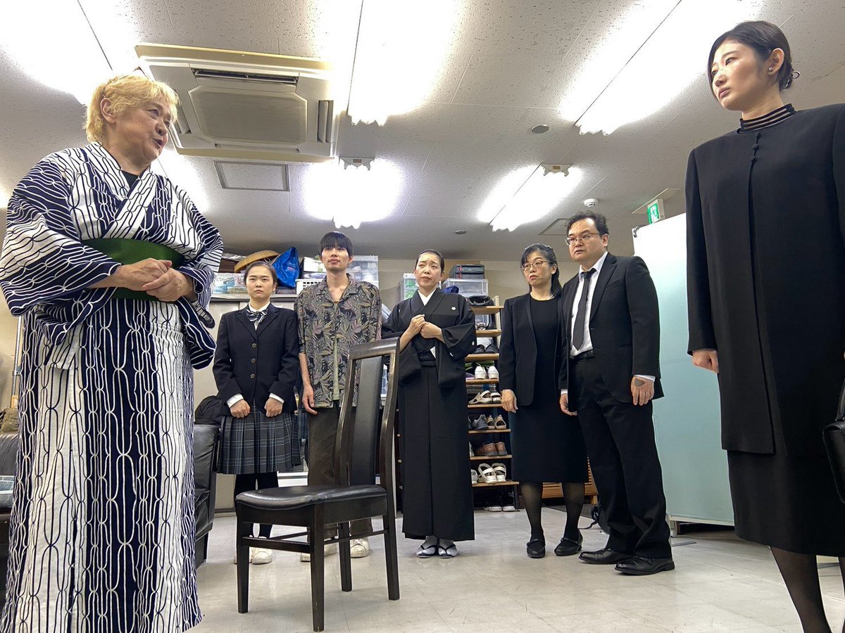 GekidanTDH's tweet photo. 昨日は🌸桜チームの稽古
まだまだ役者陣も、自由にやれることを試しているようです。
来月の今日には劇場入り。
間近になってまいりました。
🎫ご予約はこちら
https://t.co/lByjG7tmJt https://t.co/SFGscbqXiA