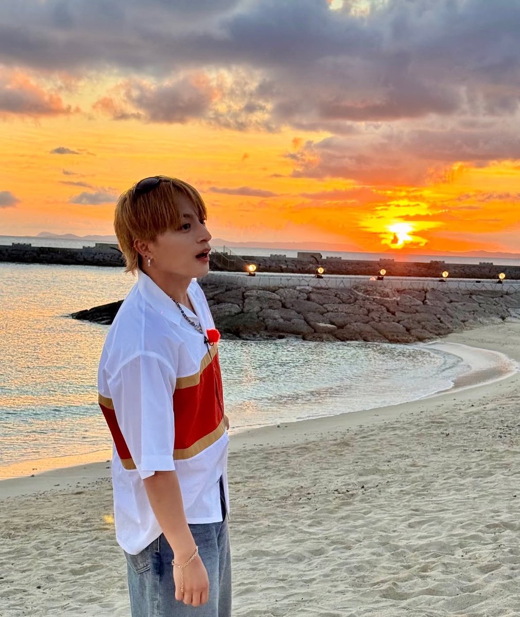 yuma_alan0804's tweet photo. 夕焼けも似合う男白濱亜嵐 https://t.co/A8Y36l3HBh