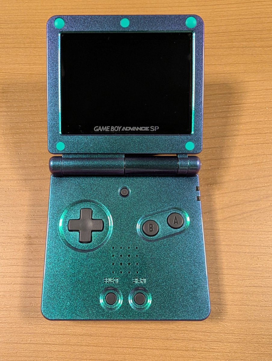 zyobuda's tweet photo. いつかやりたいことの一つだったゲームボーイアドバンスSPのIPS液晶化、シェル交換がついに実現した〜(⁠*⁠´⁠ω⁠｀⁠*⁠)
ちょっと途中ミスって音量調整できなくなったけど、気にしないことにしようｗ
それ以外はすごくいい感じにできたから大満足(⁠*⁠´⁠ω⁠｀⁠*⁠) https://t.co/jboPxcoxhu