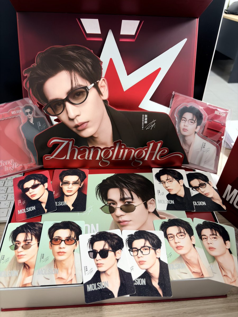 ooppoogee's tweet photo. Molsion x จางหลิงเฮ่อ (เฉพาะเมิร์ชนะคะ)

ครบเซ็ตค่ะ

ส่งต่อ 1,500 บาท ✅ ส่งให้ฟรีค่ะ

**มีเมิร์ชของจางจางหลิงเฮ่อหลายแบรนด์ สามารถทักมาสอบถามได้นะคะ**

#ตลาดนัดจางหลิงเฮ่อ #จางหลิงเฮ่อ #zhanglinghe https://t.co/t14zQETZwR