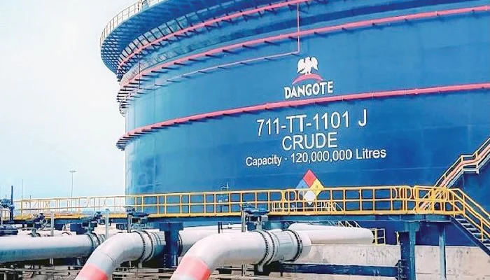 ParallelCo_'s tweet photo. Nigeria’s Securities and Exchange Commission has approved Dangote Petroleum Refinery and Petrochemicals FZE to commence its IPO, with the proposed offer of 4.1 billion shares at ₦525 each potentially raising about ₦2.15 trillion. #Nigeria https://t.co/JH4rKl5FqH