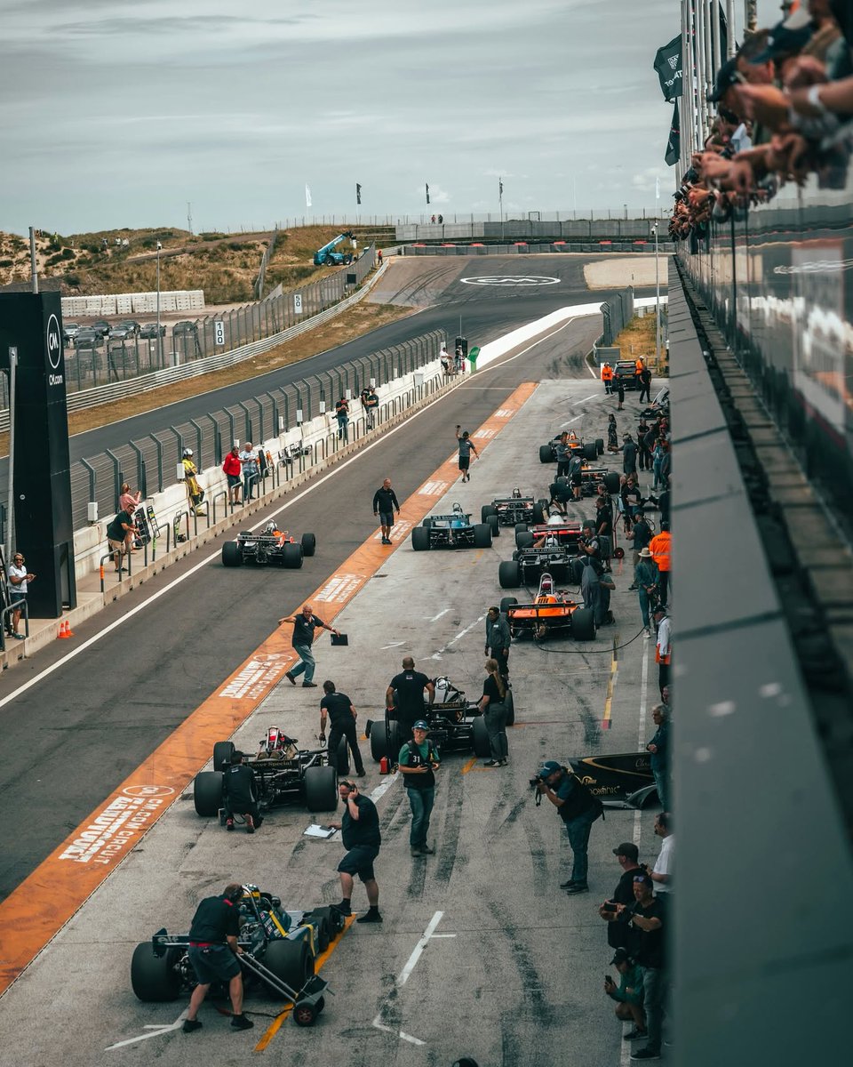 JuneDuriss9ue's tweet photo. Formula 1 Around the World: Experience the Ultimate Race Weekend. From Budapest and Monza to Las Vegas, discover iconic Grand Prix destinations blending world-class racing, unforgettable cities and electric race-day atmosphere. Which race is next https://t.co/IPPfagKOUL