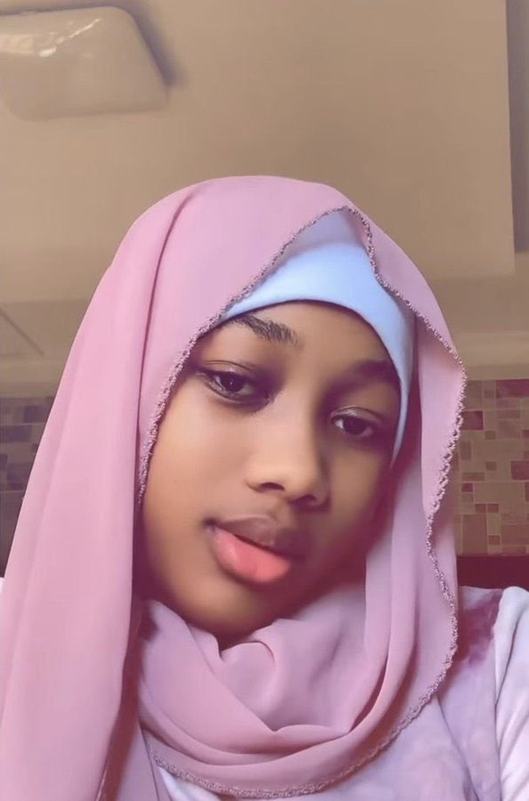 Aseeyahhamzahh's tweet photo. Hello 🥰 https://t.co/R69E86jPpY