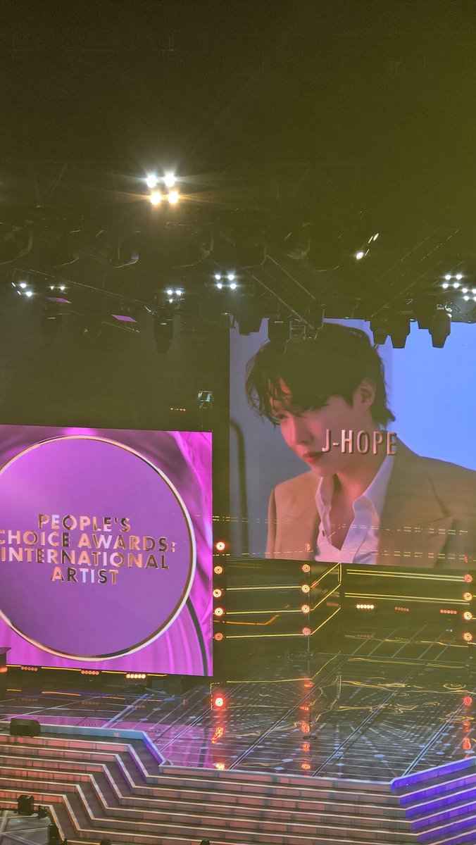 bts_radar's tweet photo. j-hope is the FIRST artist in HISTORY to win "People's Choice Award: International Artist" at the Filipino Music Awards.

BTS is nominated for the same award in 2026.

Voting is unlimited.
🔗https://t.co/VXHlj7G3Um
 🗓️ 4 Sept to 4 Oct. https://t.co/WVJN2VXoPk