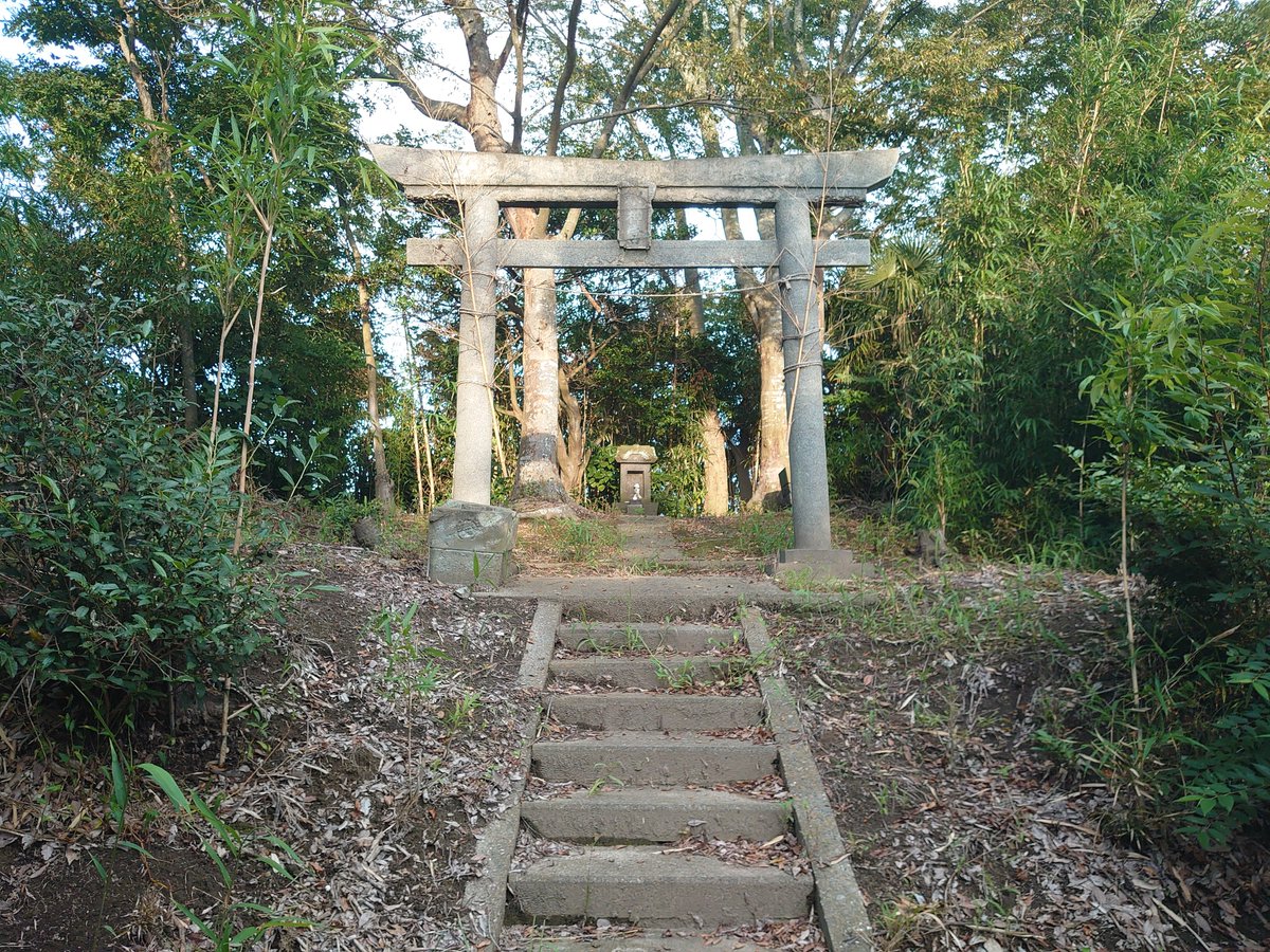 rahmems_2215's tweet photo. 故郷に知らない水神宮が2カ所あることをGoogleマップで気がついたため探訪したところ、２つ目は遷宮によるものだった。
１つ目は完全に初見。
ゼンリン地図を隈無く読み込んでいたが、鳥居のある規模の神社であっても記載がないこともあるのか。 https://t.co/lRRePdc8hl