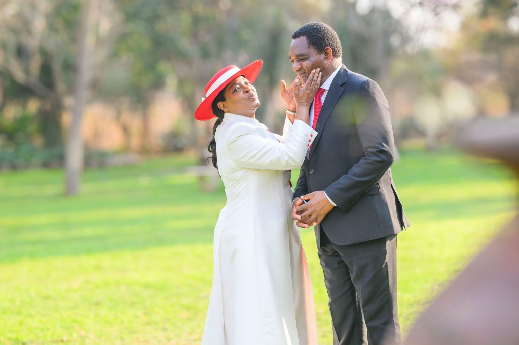 mamamutinta's tweet photo. Her husband has full confidence in her and lacks nothing of value. She brings him good, not harm, all the days of her life. Proverbs 31:11-12. 

Blessed Sabbath. https://t.co/raT2eab6m8