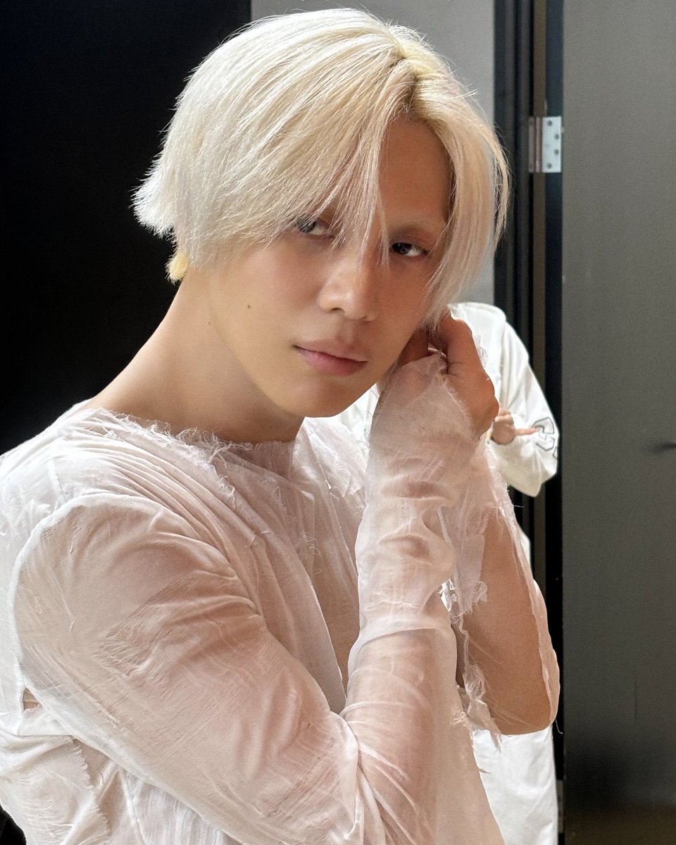 Taemin_Xoalsox_'s tweet photo. [📸]

#쇼음악중심 
SHOW! MUSIC CORE BEHIND

#태민 #TAEMIN
#PHASE1_SoftViolence
#FLOAT #Gooey https://t.co/6Lm4NMkd5A