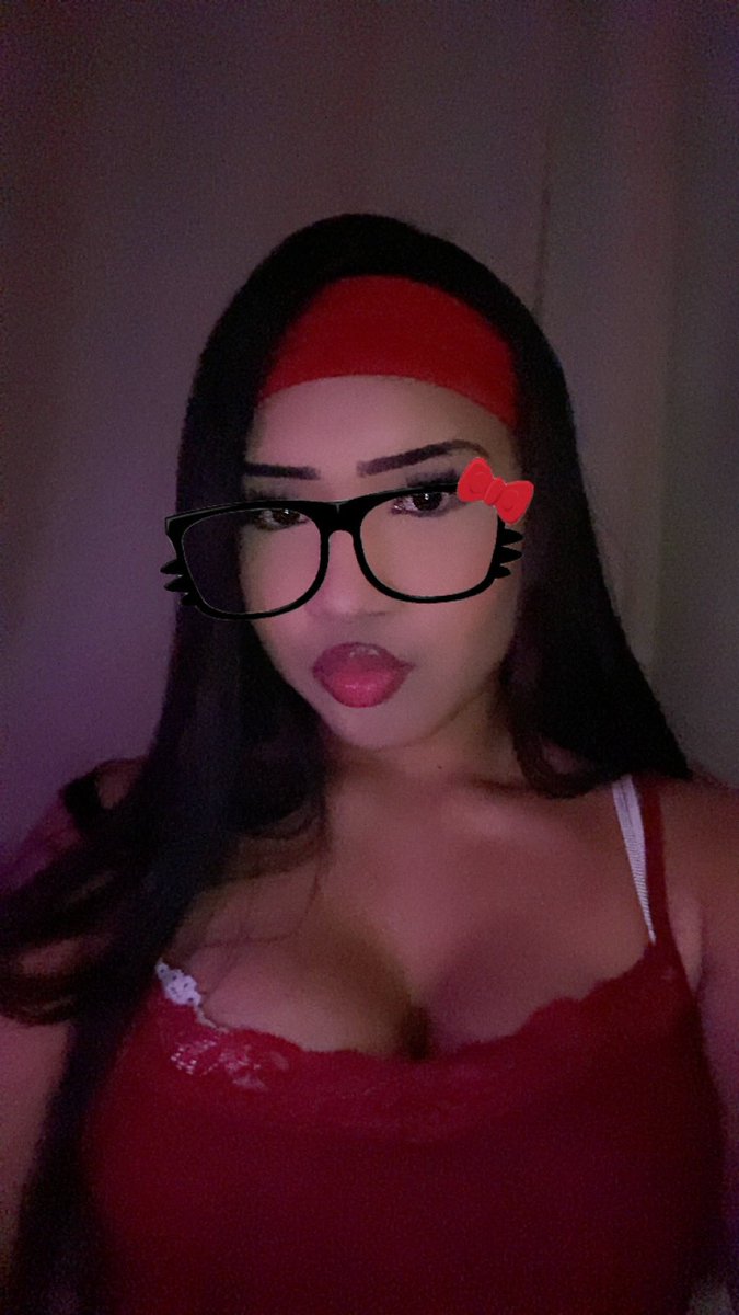 hel_lokittyy's tweet photo. 👓 https://t.co/V9YloeiNEq