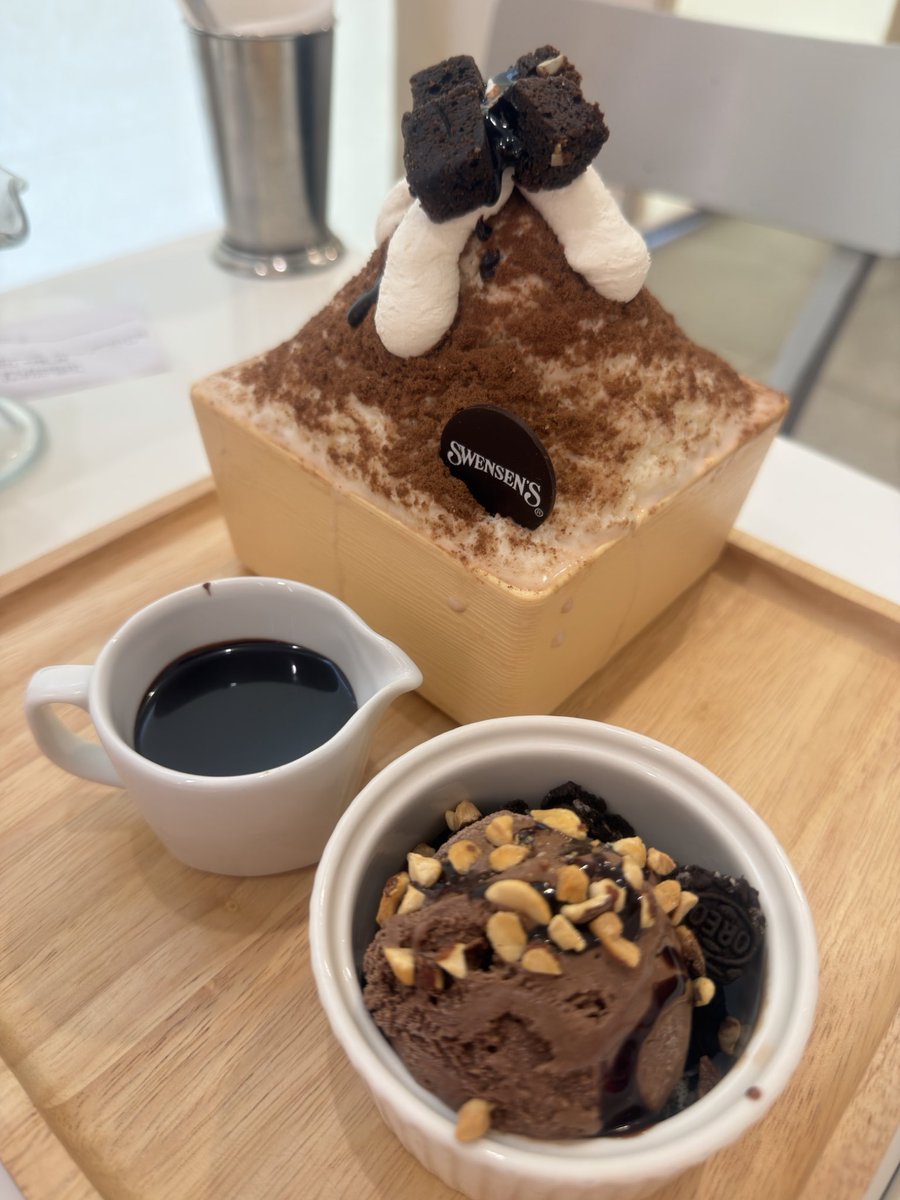Toonee8008's tweet photo. อร่อยฟินเว่อร์! 😍 โทสต์นุ่มๆ กับไอศกรีมเข้มข้น ลงตัวที่สุด! ใครยังไม่ได้ลอง ต้องห้ามพลาดน้าา
#swensens #bingsu #icecream #dessert #foodie #อร่อยบอกต่อ #กินเกลียด #ชีวิตติดหวาน #ฟินเว่อร์ https://t.co/5E2AmVKwgN