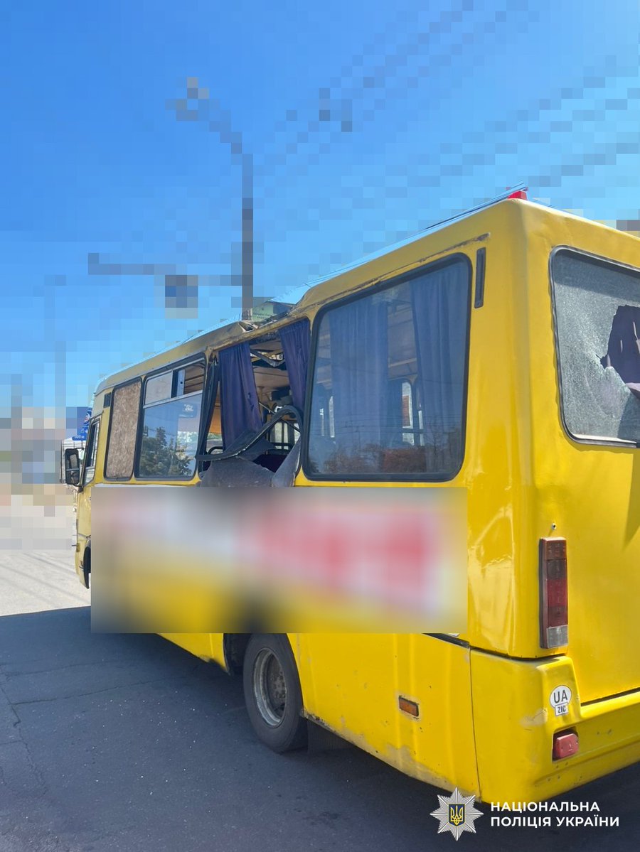 polxerson's tweet photo. Троє загиблих та 27 поранених жителів Херсонщини внаслідок російських атак за добу, серед постраждалих двоє поліцейських

https://t.co/9k3WUYypkU https://t.co/yLjKA2ugal