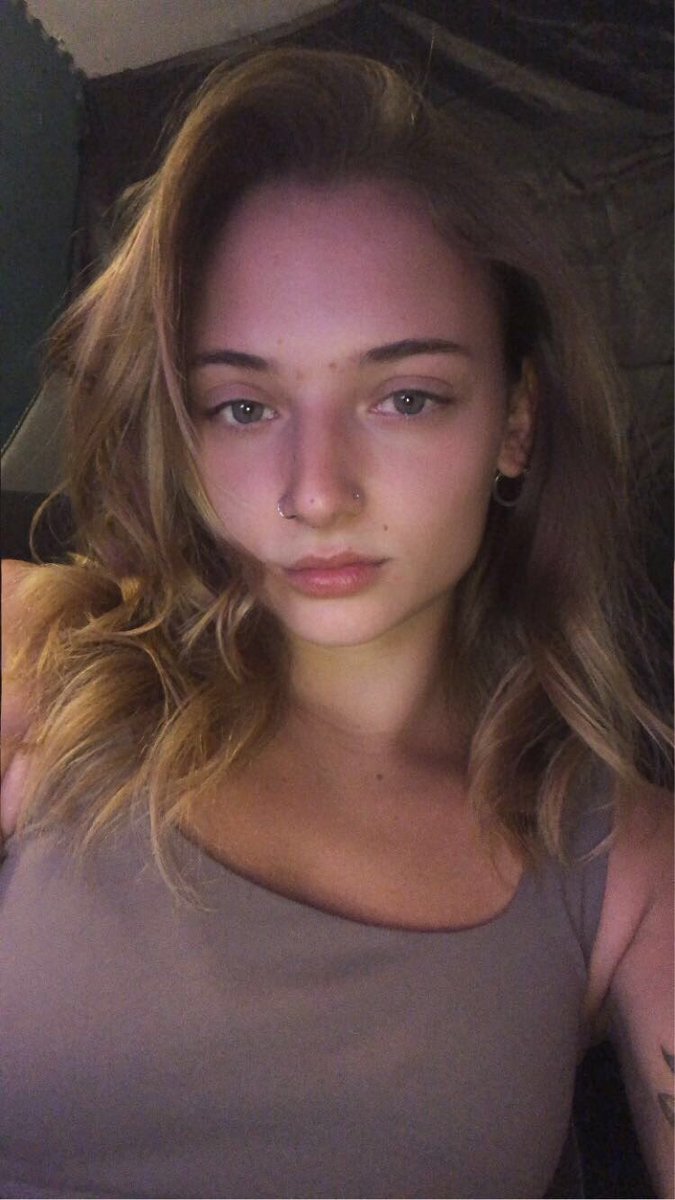 JadeAlexis403's tweet photo. Look into my eyes and try say no. #CamGirl #AWGirls #LiveCam #AdultWork #Models https://t.co/y7nTZx6Knk