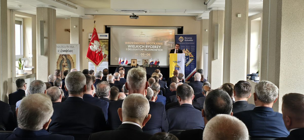 RycerzeKolumba's tweet photo. W Centrum Spotkań i Dialogu Diecezji Kieleckiej w Skorzeszycach rozpoczęliśmy wrześniowe spotkanie Wielkich Rycerzy oraz Delegatów Rejonowych.
#kofc #polskaradastanowa https://t.co/sDd6EiC7ZZ