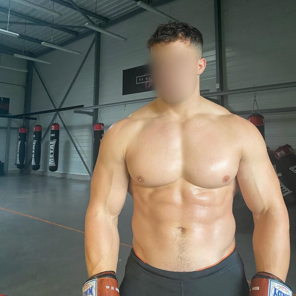 Anonymbuilder_'s tweet photo. Sweaty and always pumped https://t.co/5abN4bPgU4