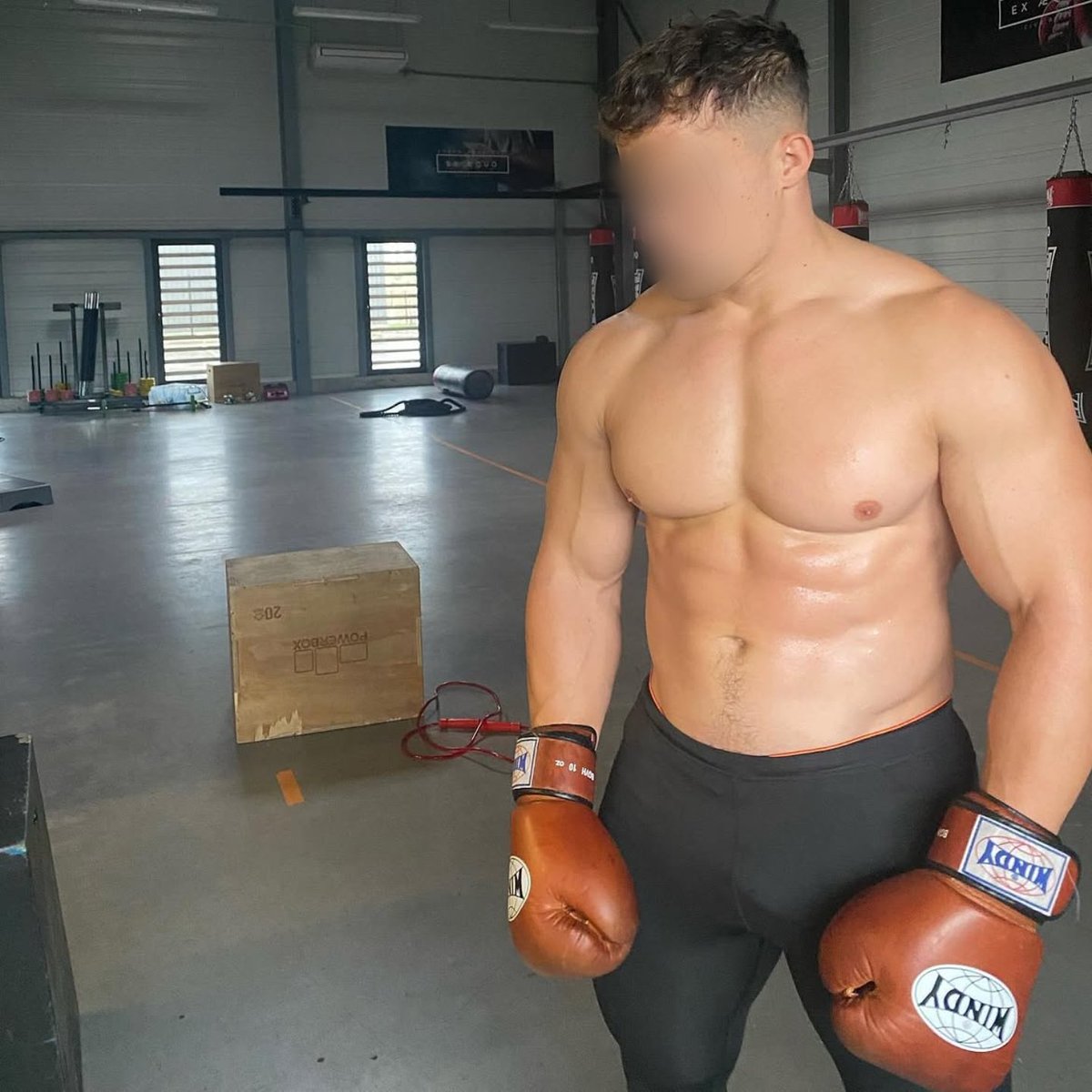 Anonymbuilder_'s tweet photo. Sweaty and always pumped https://t.co/5abN4bPgU4