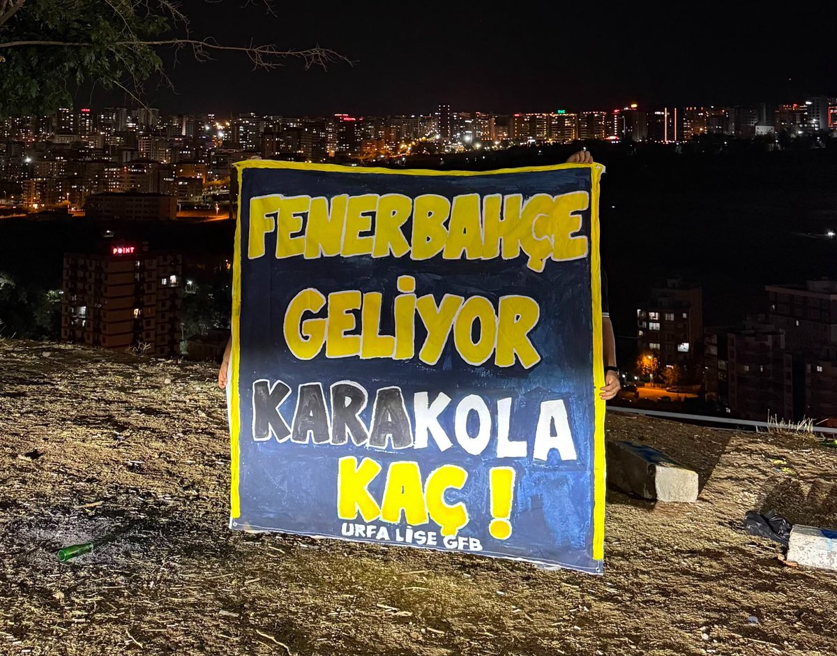 Futbolcmberi's tweet photo. Şanlıurfa’daki genç kardeşlerim gecenin geç saatlerine kadar emek vermiş güzel bir pankart yapmışlar ellerine sağlık 
Sefa Abimiz sizin gibi emek veren gençleri çok severdi merhum abimizin bir nebzede olsa yüzü gülmüştür
Güneydoğunun Sahibi Şanlıurfa GFB 
@URFAGFB @Harran_UNIGFB https://t.co/Lpp78Fiosc