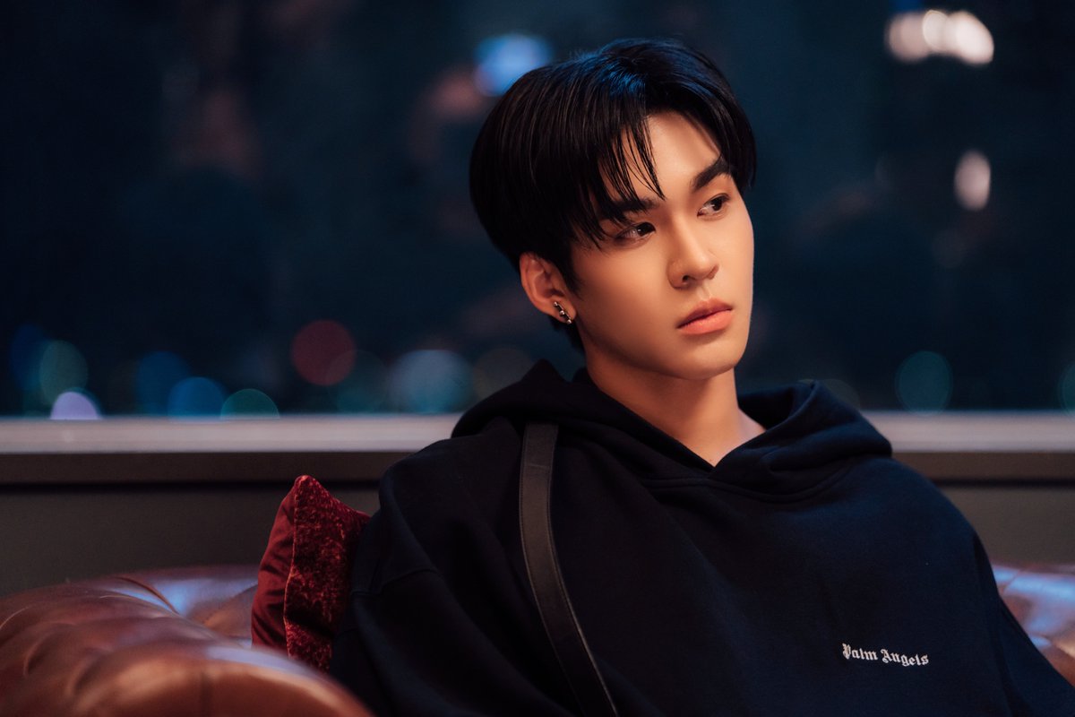 MrFanboySeries's tweet photo. SNEAK PEEK EP.2 🎬

📺 รับชม “รักสุดใจนายแฟนบอย Mr. Fanboy Series” พร้อมกันทุกวันเสาร์เวลา 22.30 น. ทางช่อง one 31

📽️ ดูออนไลน์เวอร์ชัน UNCUT เวลา 23.30 น. บนแอป iQIYI และเว็บ https://t.co/CH45u7mlJy ที่เดียวเท่านั้น : https://t.co/qRKnxXqia8

#รักสุดใจนายแฟนบอยSeries
#MrFanboySeries
#MandeeWork