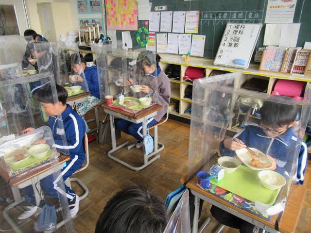 Tqbz0adPzjIOdGT's tweet photo. 大人がアホだらけだったのが分かる https://t.co/ObeyLZTqkH