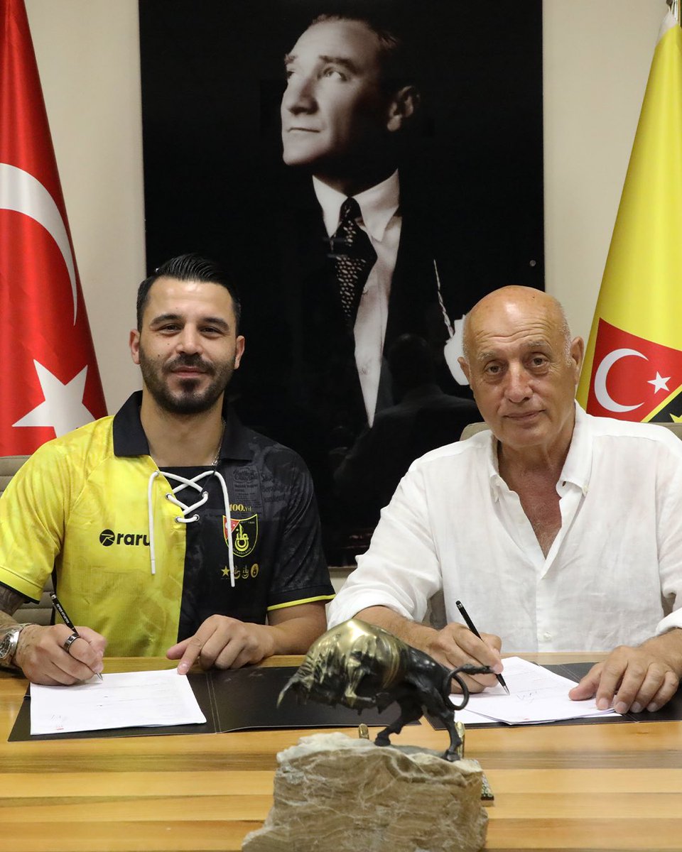 istanbulspor's tweet photo. ✍️ Kulübümüz, profesyonel futbolcu Aytaç Kara ile 1 yıllık sözleşme imzaladı.

💛🖤 https://t.co/EuHM3OdNmp